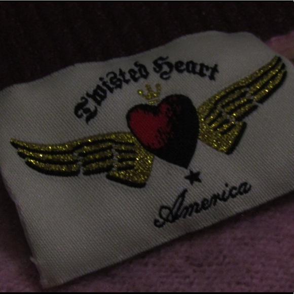 Pink sweater with a heart - Picture 2 of 2